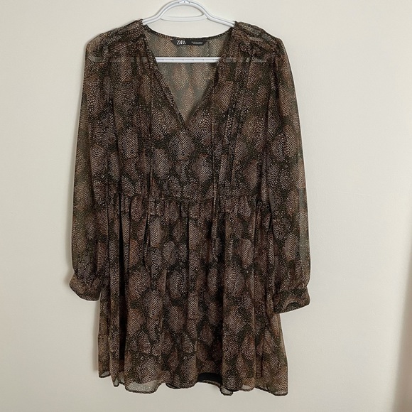 Zara Babydoll Dress - Picture 3 of 11